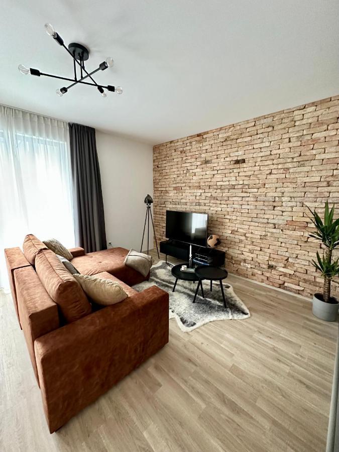 Apartament Cityscape ~ Ac/indoor Parking/balcony *