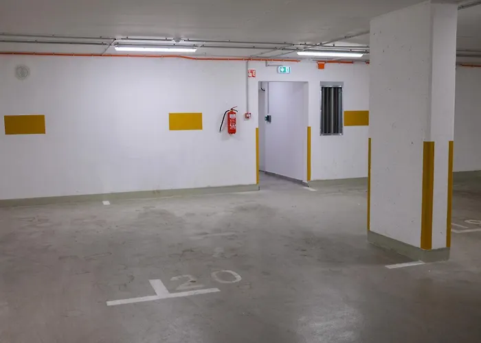 Cityscape Apartment ~ Ac/Indoor Parking/Balcony